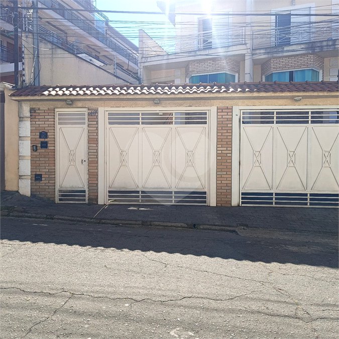 Sobrado à venda com 3 suítes em Vila Nivi, São Paulo, SP