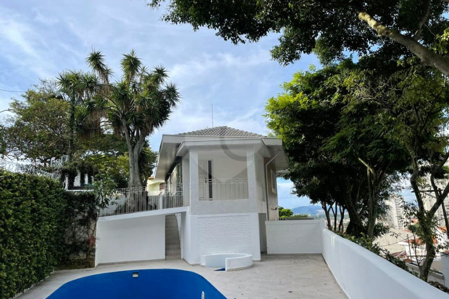 Casa à venda com 3 quartos, sendo 2 suítes, em Jardim Leonor Mendes de Barros, São Paulo, SP
