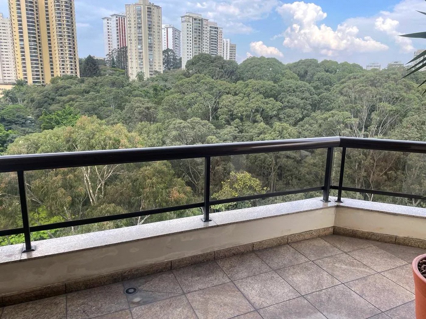 Apartamento à venda com 4 suítes em Vila Suzana, São Paulo, SP