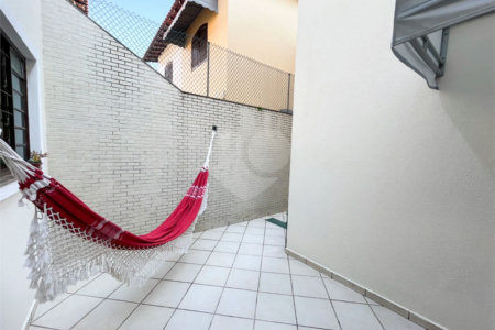 Sobrado à venda com 4 quartos, sendo 1 suíte, em Jardim Textil, São Paulo, SP
