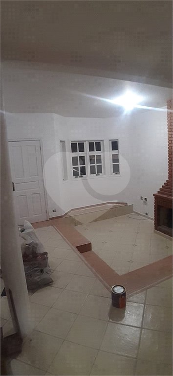 Casa à venda com 3 quartos, sendo 1 suíte, no condomínio Village Palmas, São Paulo - SP