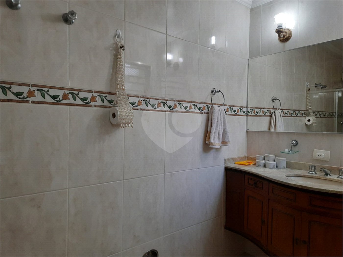 Casa à venda com 4 quartos, sendo 1 suíte,  em Parque Continental, São Paulo, SP