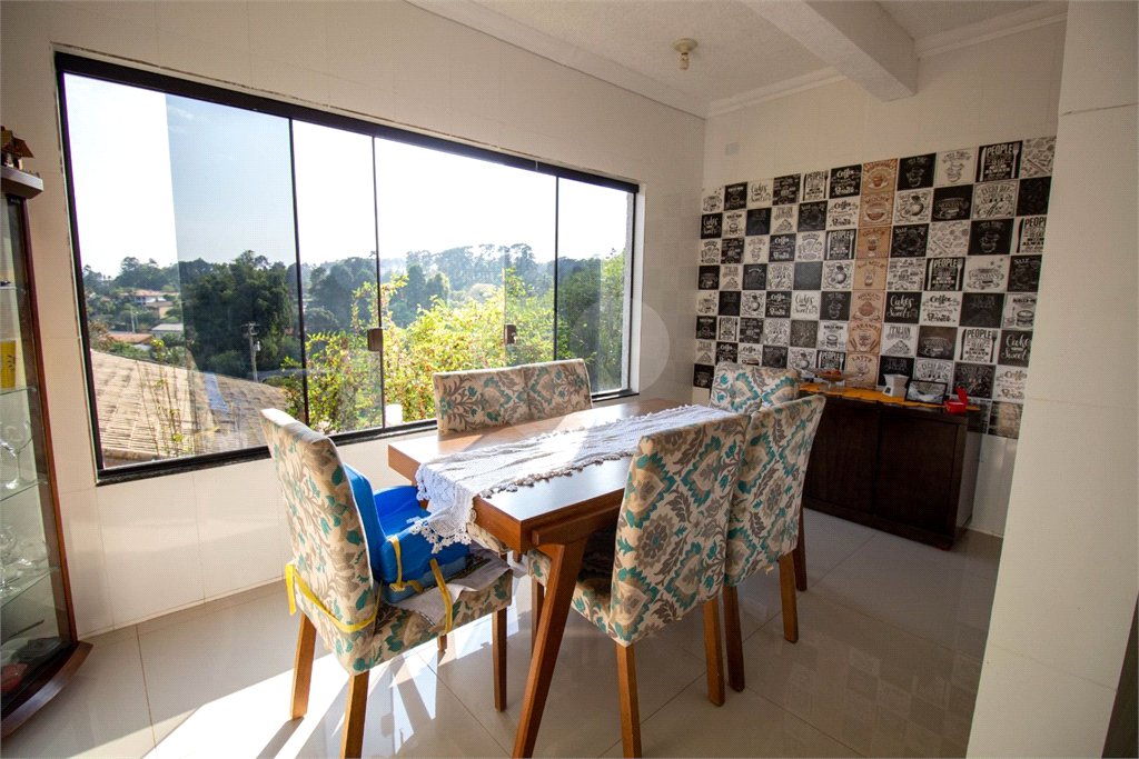 Casa à venda com 3 quartos, sendo 2 suítes,  em Alto da Serra (mailasqui), São Roque, SP