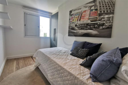 Apartamento à venda com 2 quartos em Parque Reboucas, São Paulo, SP
