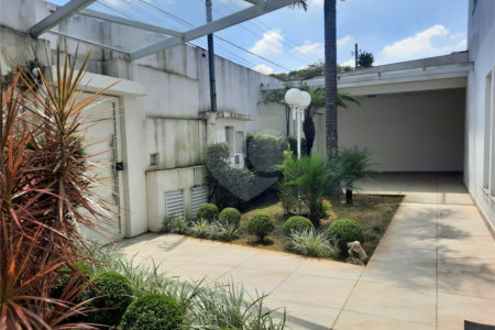 Sobrado à venda com 3 quartos, sendo 1 suíte, em City Campo Grande, São Paulo, SP