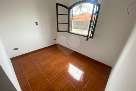 Sobrado à venda com 4 quartos, sendo 2 suítes,  em Vila Gustavo, São Paulo, SP