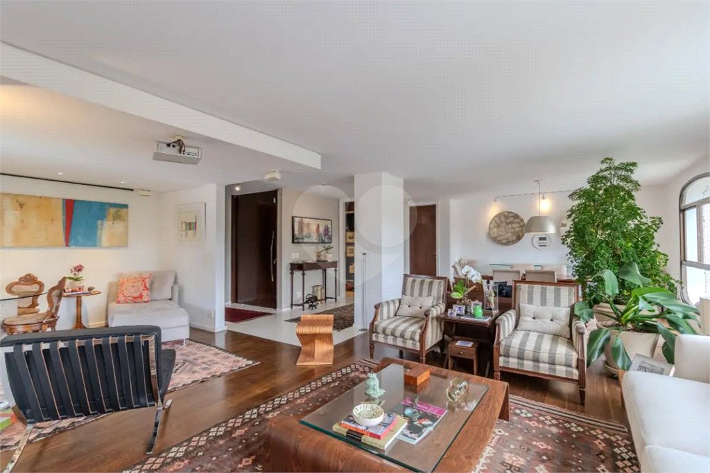 Apartamento à venda com 3 suítes em Vila Morumbi, São Paulo, SP