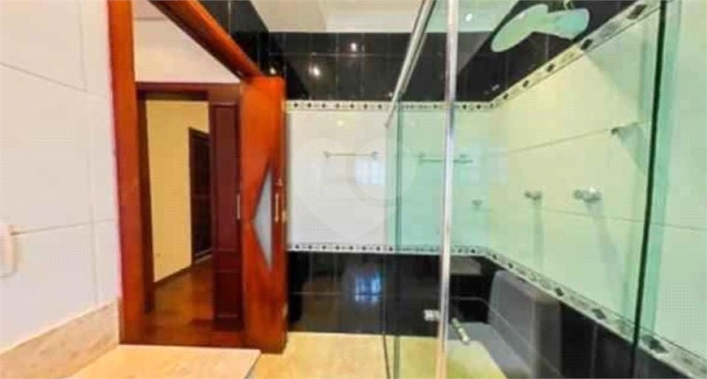 Casa à venda com 4 quartos, sendo 3 suítes,  em Cerâmica, São Caetano do Sul, SP