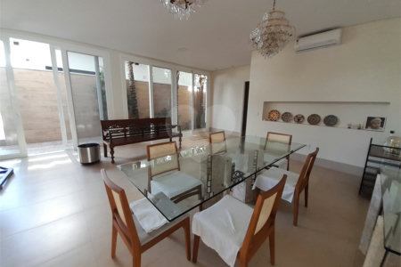 Casa à Venda no Condomínio Damha III – Elegância e Conforto para sua Família