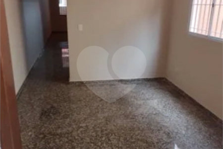 Casa à venda com 4 quartos, sendo 1 suíte, em Parque Fernanda, São Paulo, SP