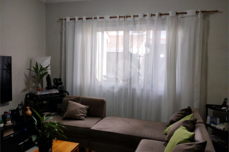 Sobrado à venda com 3 quartos, sendo 1 suíte,  em Vila Oliveira, Mogi das Cruzes, SP