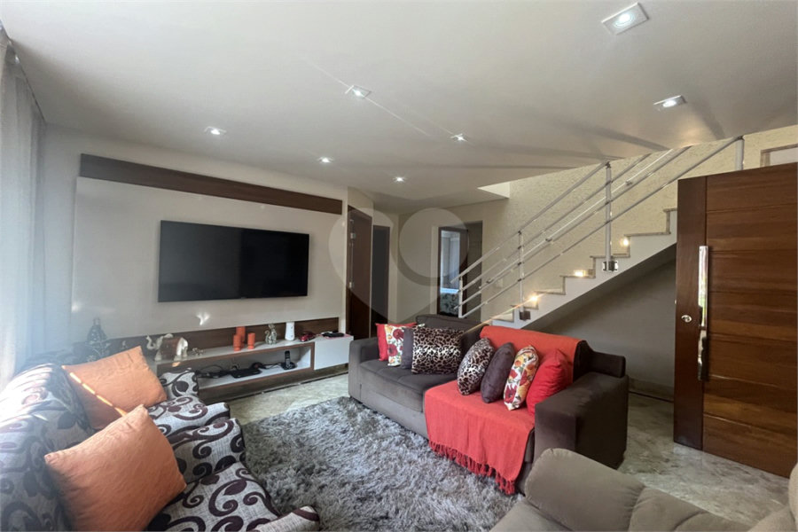 Casa à venda com 4 quartos, sendo 3 suítes, em Vila Guilherme, São Paulo, SP