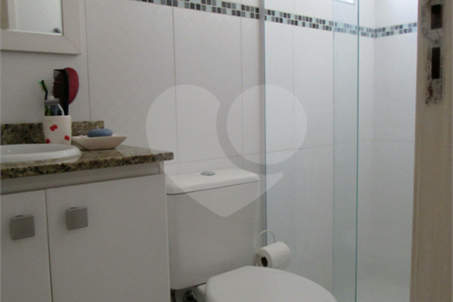 Casa à venda com 2 suítes no condomínio Real Residencial Julia, São Paulo - SP