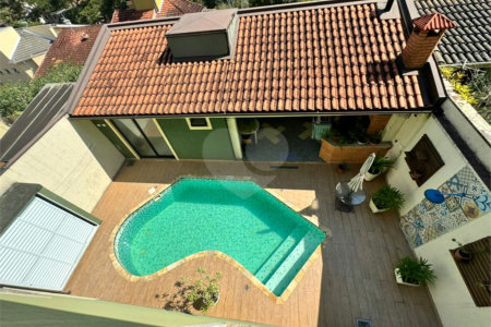 Casa à venda com 3 quartos, sendo 1 suíte, no condomínio Residencial Jardim das Flores 1510, Cotia - SP