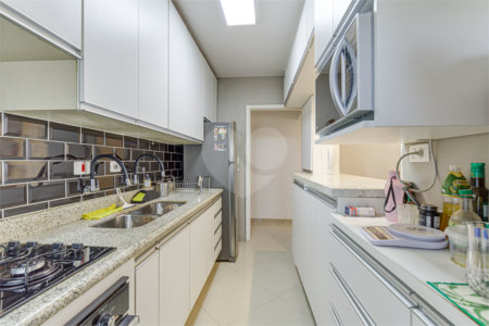 Apartamento à venda com 3 quartos, sendo 1 suíte, em Alto da Boa Vista, São Paulo, SP