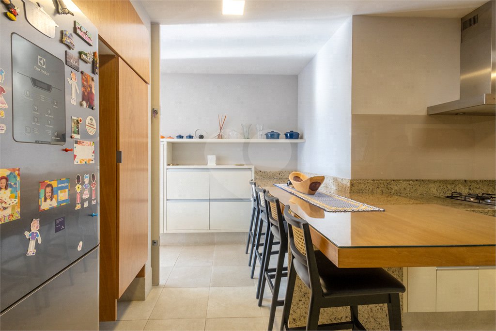 Casa à venda com 4 suítes em Jardim Guedala, São Paulo, SP