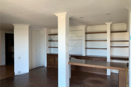Apartamento à venda com 3 quartos, sendo 1 suíte, em Alto da Boa Vista, São Paulo, SP