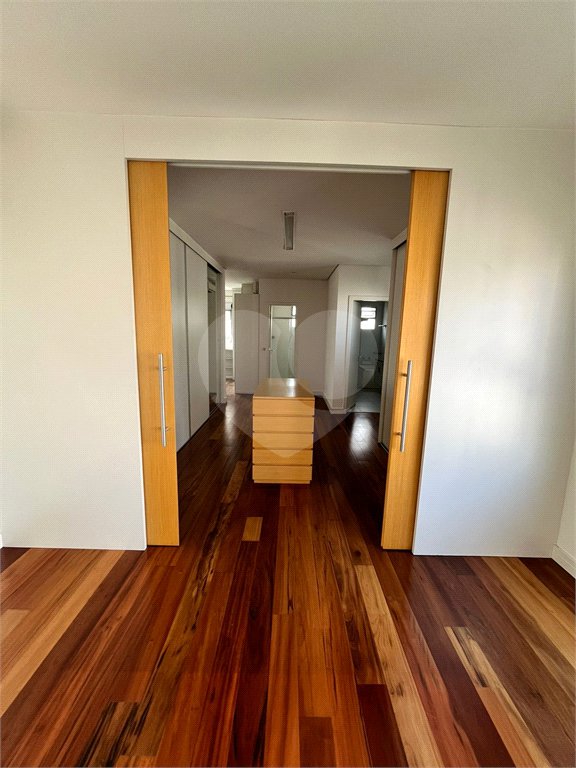 Apartamento à venda com 3 suítes em Vila Andrade, São Paulo, SP