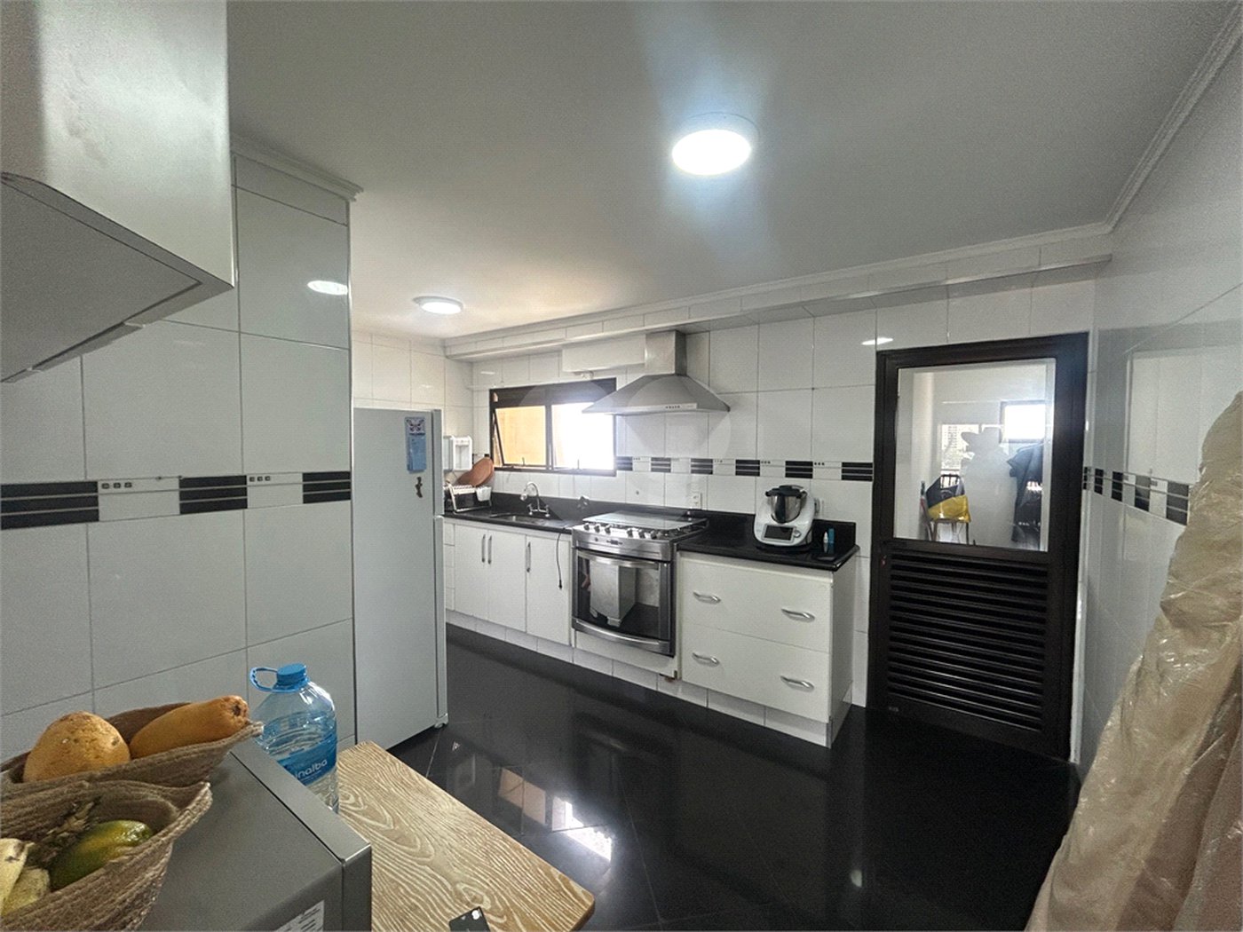 Apartamento à venda com 3 quartos, sendo 2 suítes, em Alto da Boa Vista, São Paulo, SP