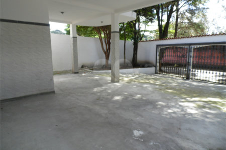 Casa à venda com 5 quartos, sendo 3 suítes, em Vila São Francisco, São Paulo, SP