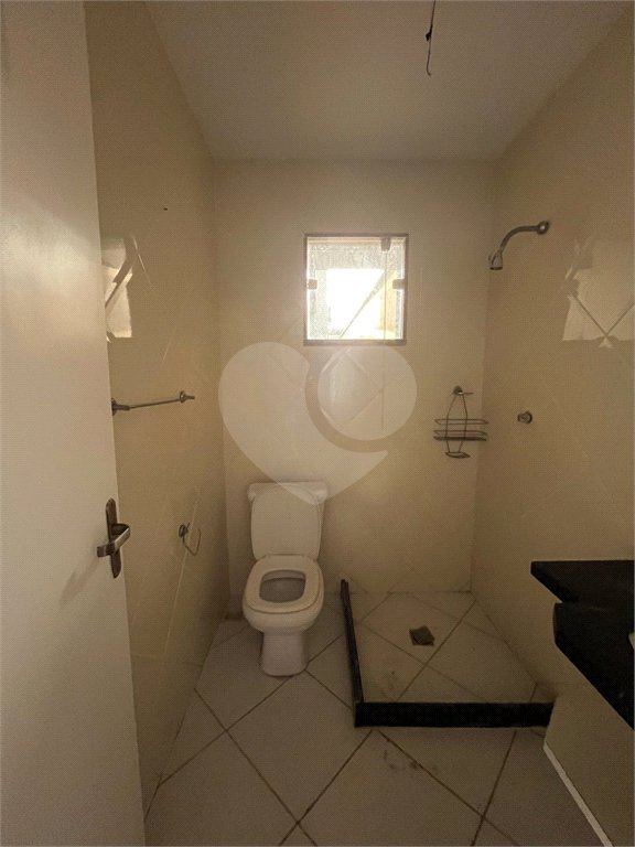 Casa à venda com 4 quartos, sendo 2 suítes, no condomínio Pedra Mar, Rio de Janeiro - RJ