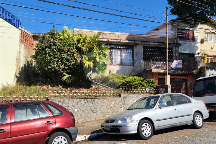 CASA TERREA ANTIGA - COM 330 MTS.2 DE TERRENO
