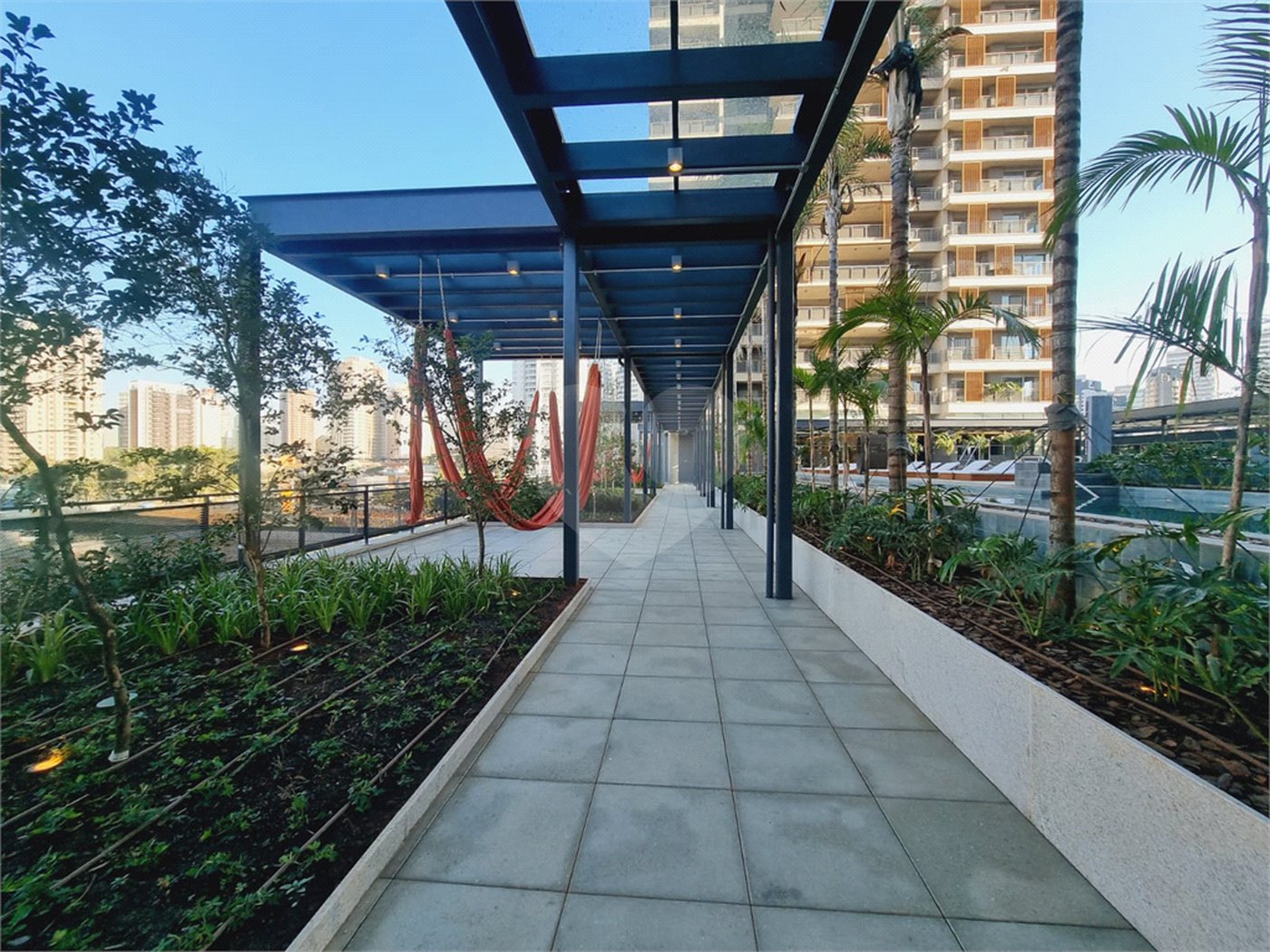 Apartamento à venda ou para alugar com 3 quartos, sendo 1 suíte, em Jardim das Acácias, São Paulo, SP