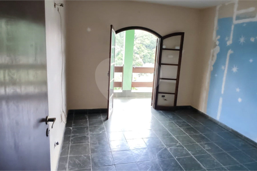 Casa à venda com 4 quartos, sendo 1 suíte, em Serra da Cantareira, Mairiporã, SP