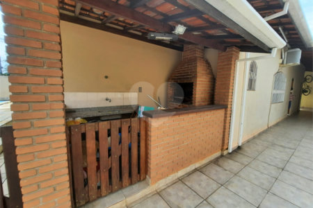Casa à venda com 3 quartos, sendo 1 suíte,  em Jardim Aruan, Caraguatatuba, SP