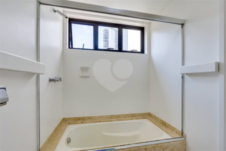Apartamento à venda com 4 suítes em Alto da Boa Vista, São Paulo, SP