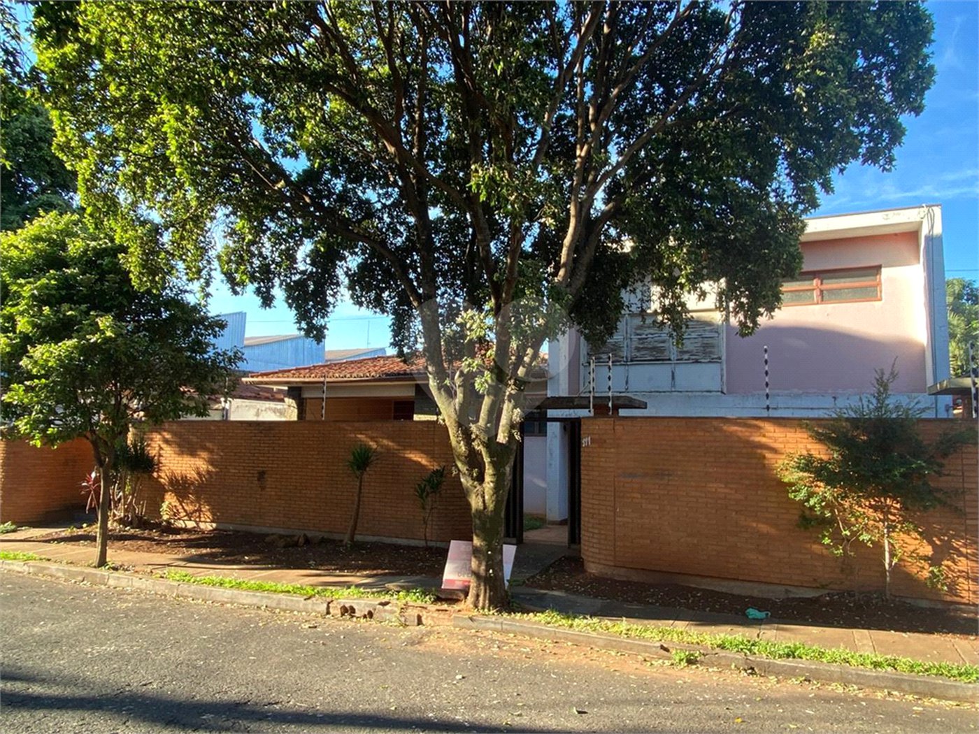 Casa para alugar com 4 quartos, sendo 2 suítes, no Centro, Araraquara, SP