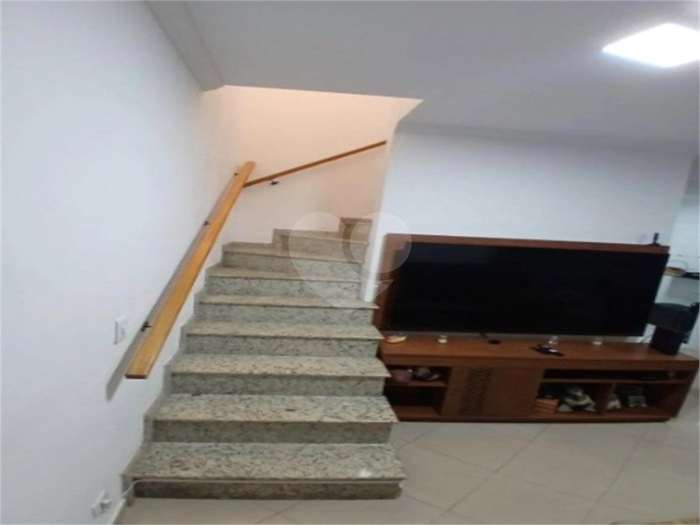 Casa à venda com 3 quartos, sendo 1 suíte, no condomínio Residencial Doutor Emanuel Dias, São Paulo - SP