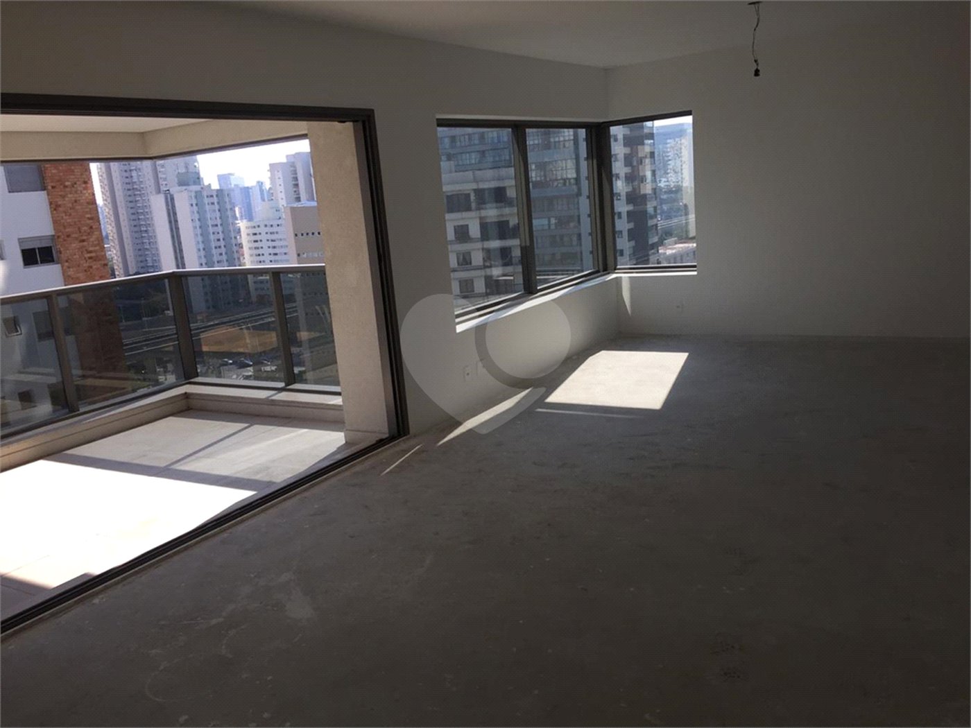 Apartamento à venda com 3 suítes em Campo Belo, São Paulo, SP