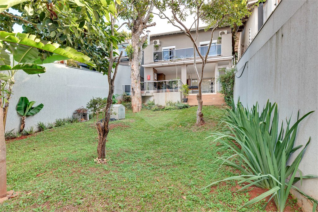 Sobrado à venda com 4 suítes em Chácara Flora, São Paulo, SP