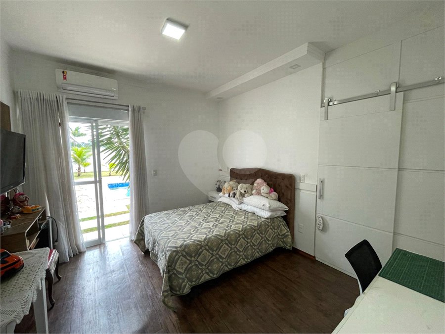 Casa à venda com 3 suítes no condomínio Village Ipanema I, Araçoiaba da Serra - SP