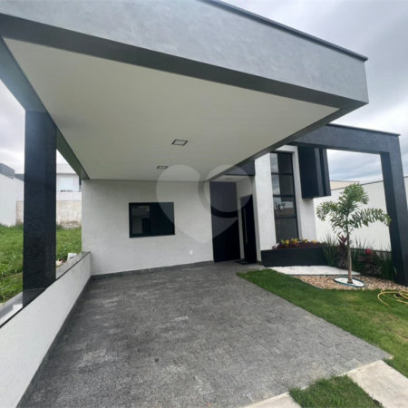 Casa à venda com 3 quartos, sendo 1 suíte, no condomínio Horto Florestal Villagio, Sorocaba - SP