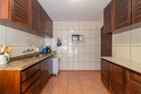 Casa de Vila à venda com 4 quartos, sendo 2 suítes, em Alto da Boa Vista, São Paulo, SP