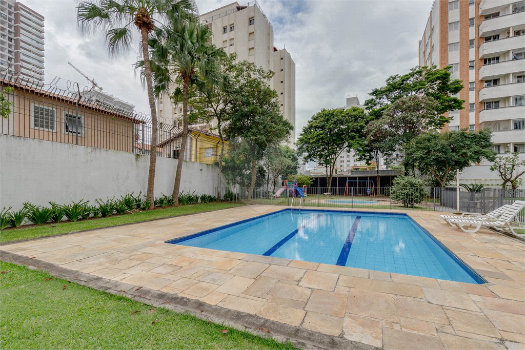 Apartamento à venda com 3 quartos, sendo 1 suíte, em Chácara Santo Antônio (zona Sul), São Paulo, SP