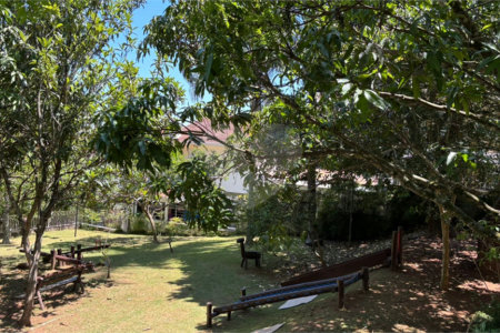 Sobrado à venda com 3 quartos, sendo 1 suíte, no condomínio Villagio da Granja, Cotia - SP