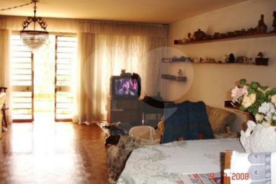 Sobrado à venda com 5 quartos, sendo 3 suítes,  em Vila Irmãos Arnoni, São Paulo, SP