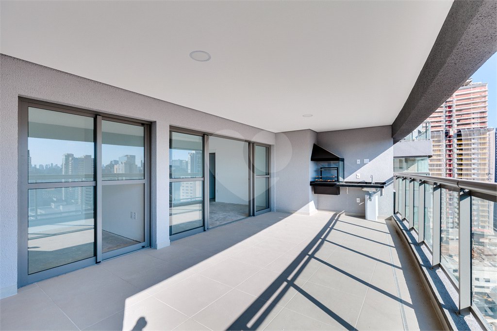 Apartamento à venda com 4 quartos, sendo 3 suítes,  em Brooklin, São Paulo, SP