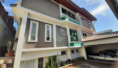 Casa à venda com 4 quartos, sendo 2 suítes, em Jardim Prudência, São Paulo, SP
