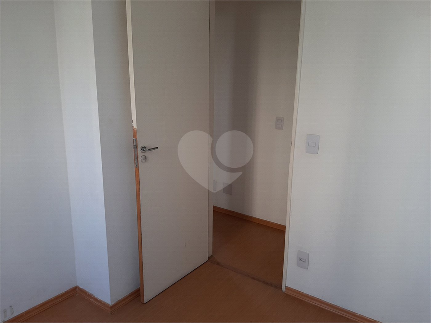 Apartamento à venda ou para alugar com 3 quartos, sendo 1 suíte,  em Vila Suzana, São Paulo, SP
