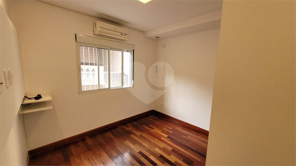 Casa à venda com 4 quartos, sendo 1 suíte, em São Judas, São Paulo, SP
