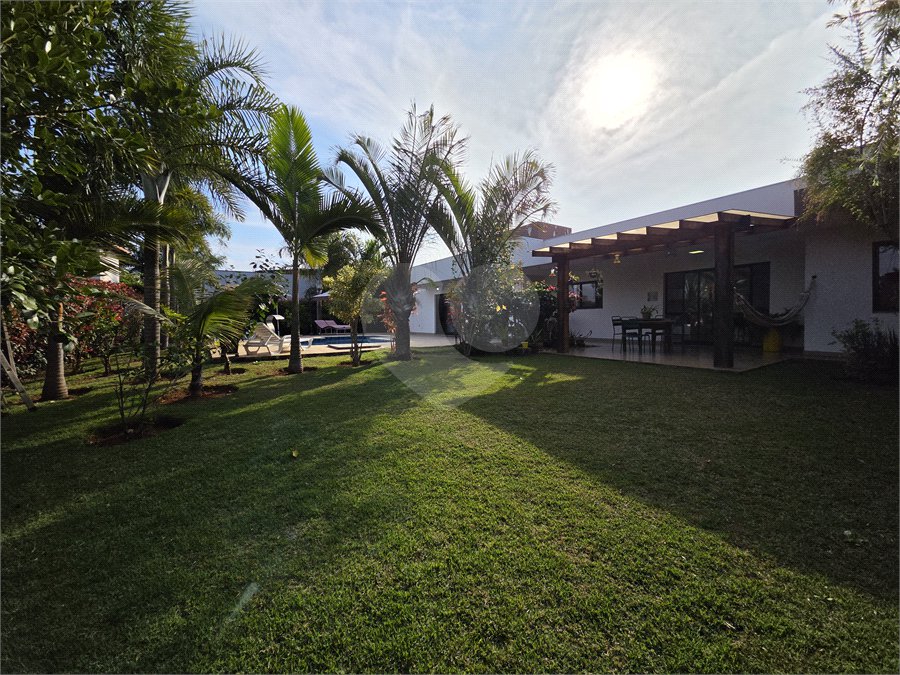 Casa à venda com 3 suítes no condomínio Village Ipanema I, Araçoiaba da Serra - SP