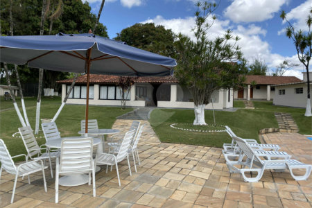 Chácara à venda com 9 quartos, sendo 6 suítes,  em Araçoiaba da Serra, SP