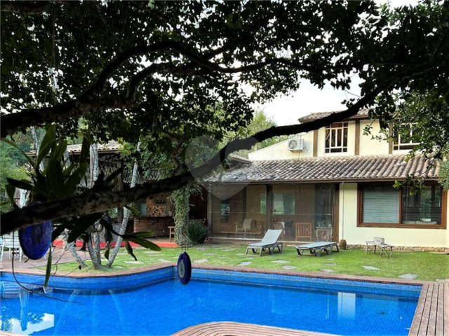 Casa à venda com 4 suítes no condomínio Jardim Mediterrâneo, Cotia - SP