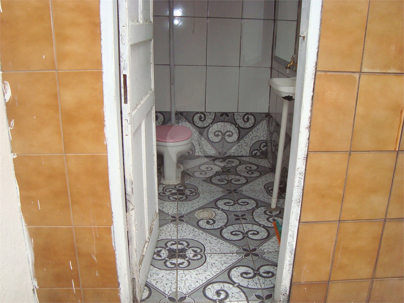 Sobrado à venda com 7 quartos, sendo 1 suíte, em Santana, São Paulo, SP