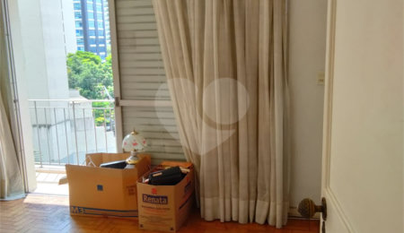 Apartamento à venda com 3 quartos, sendo 1 suíte, em Aclimação, São Paulo, SP