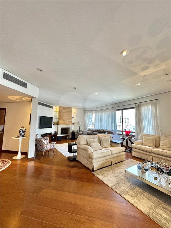 Apartamento à venda com 4 suítes em Vila Suzana, São Paulo, SP